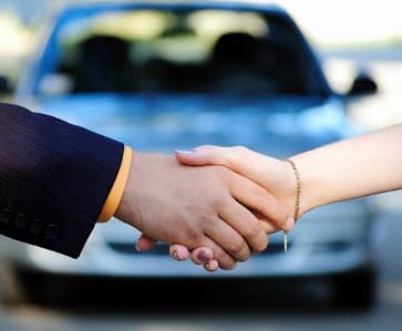 COMPRA E VENDA DE CARRO ENTRE TERCEIROS: COMO PROCEDER
